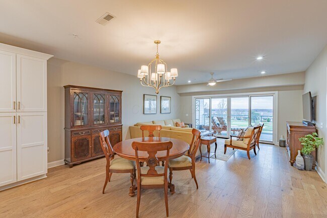 Building Photo - 5211 Highpointe Lakes Dr