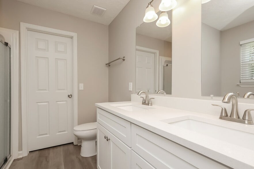 Building Photo - 3068 Chateau Valley Dr