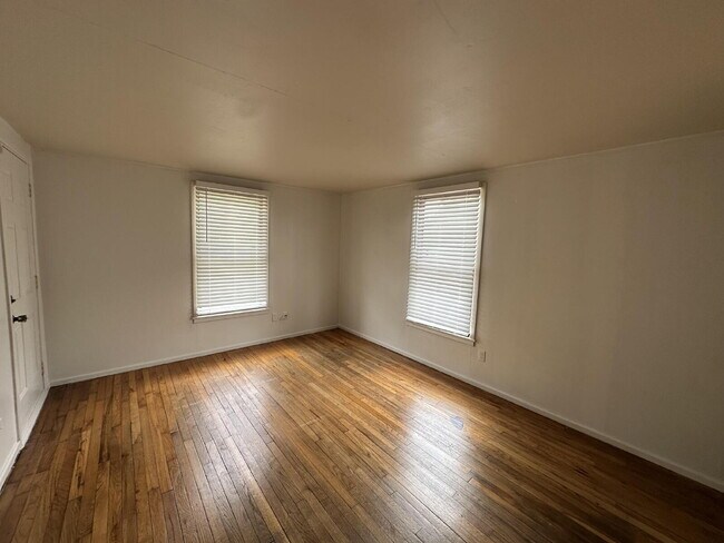 Building Photo - First Months Free! Four Bedroom in Tech Te...