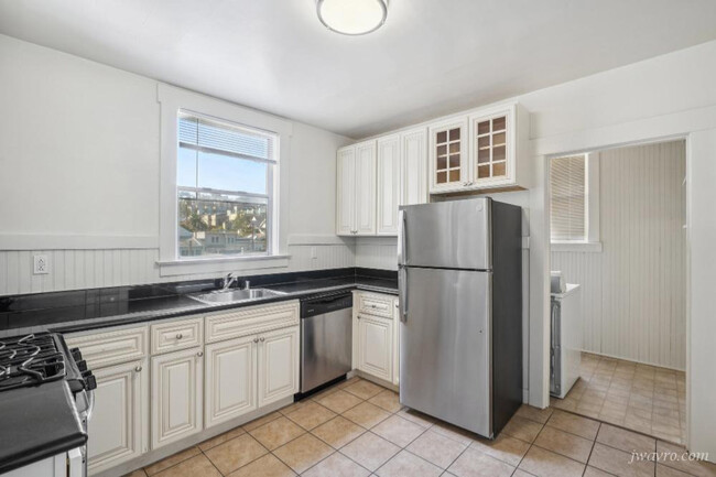 Primary Photo - 3955 24th St