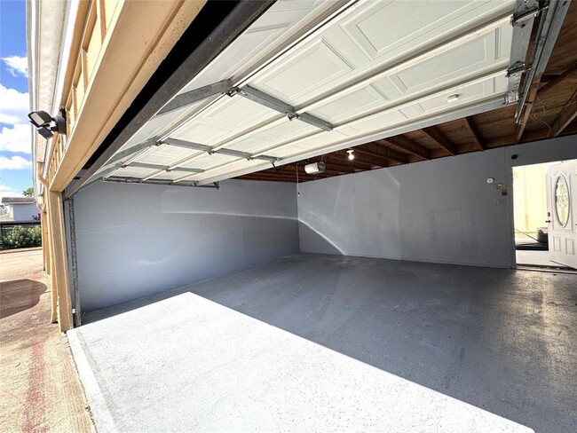 Building Photo - 12012 Willow Trail