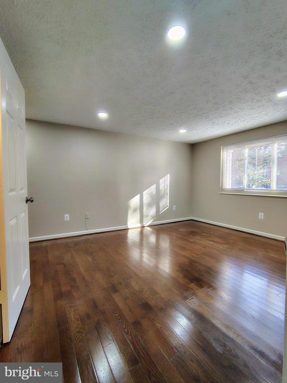 Building Photo - 12407 Hickory Tree Way