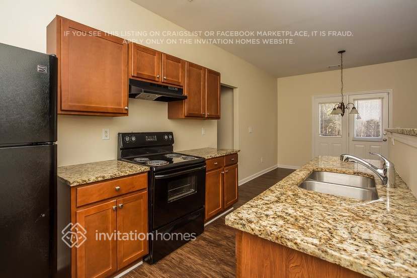 Building Photo - 4830 Medlock Trail Ct SW