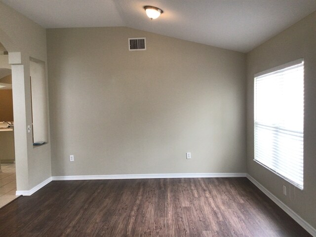 Building Photo - 30719 Tremont Dr