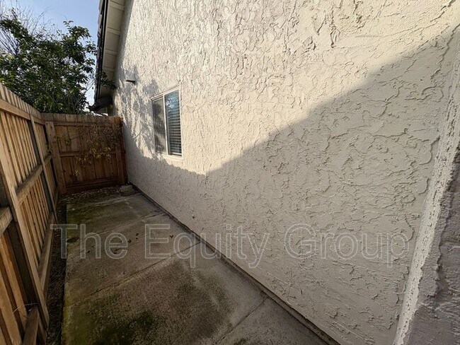 Building Photo - 3908 S Dans St