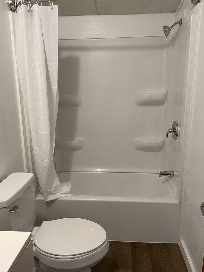 Building Photo - 3 BED, 2 BATH MOBILE HOME