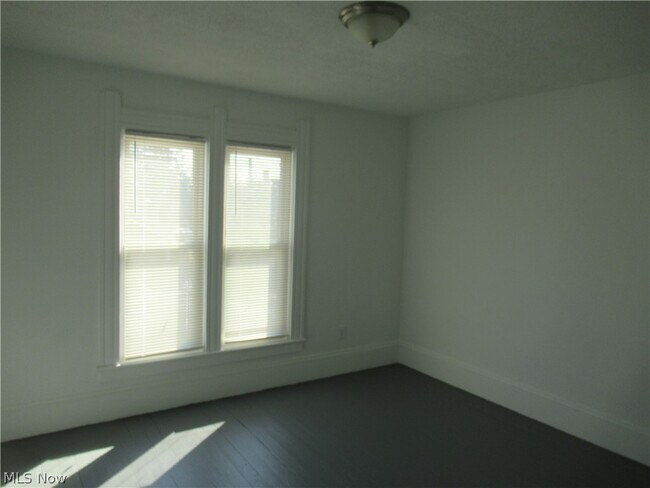 Building Photo - 67 Woodrow Ave