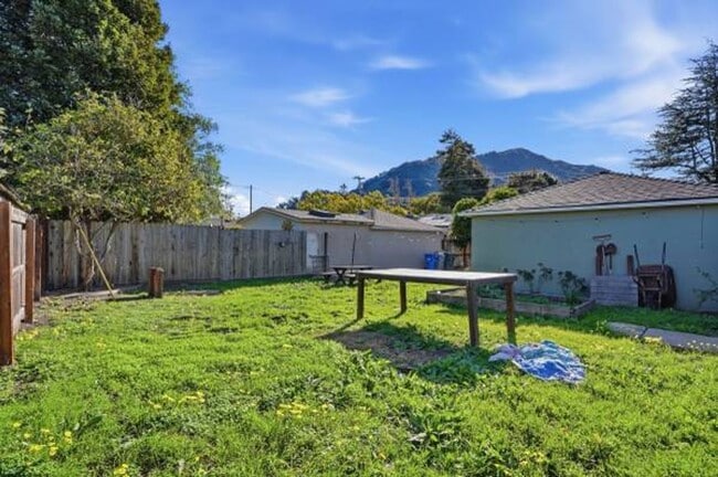 Building Photo - 811 Mission St