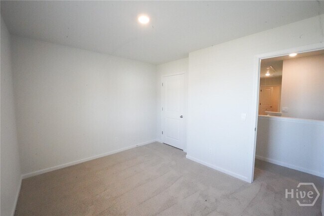 Building Photo - 147 Kraft Kove