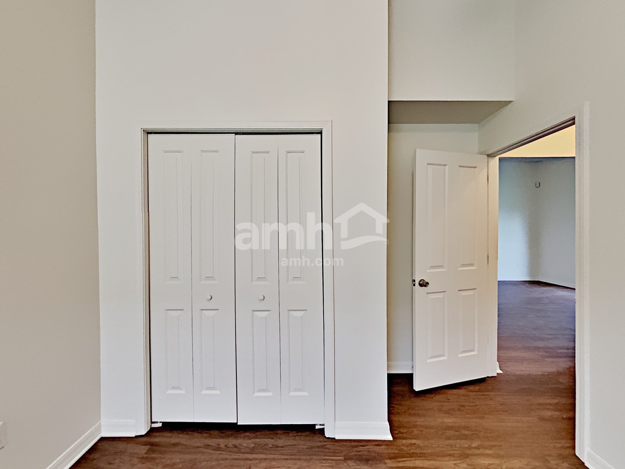 Building Photo - 6424 Bridgecrest Dr