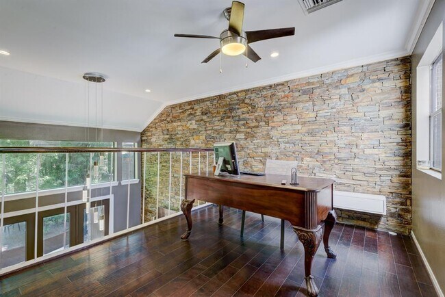Building Photo - 4734 Post Oak Timber Dr
