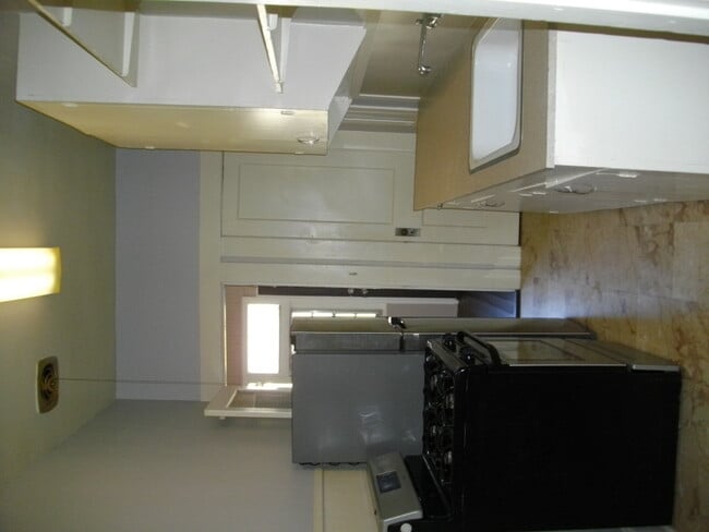 Building Photo - Rental Property