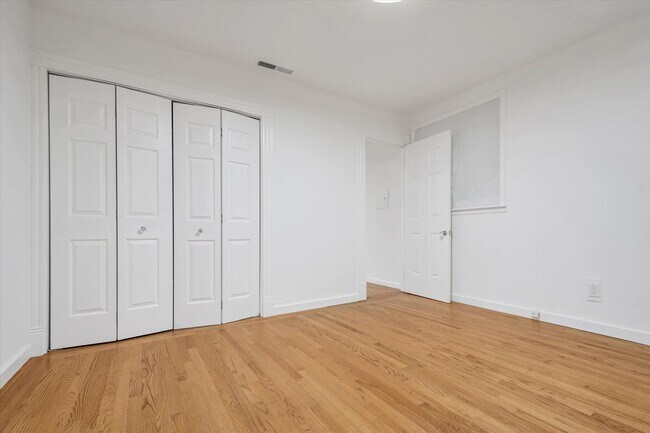 Building Photo - Two Bedroom Condo in Hayes Valley - Please Contact for Showing Availability!
