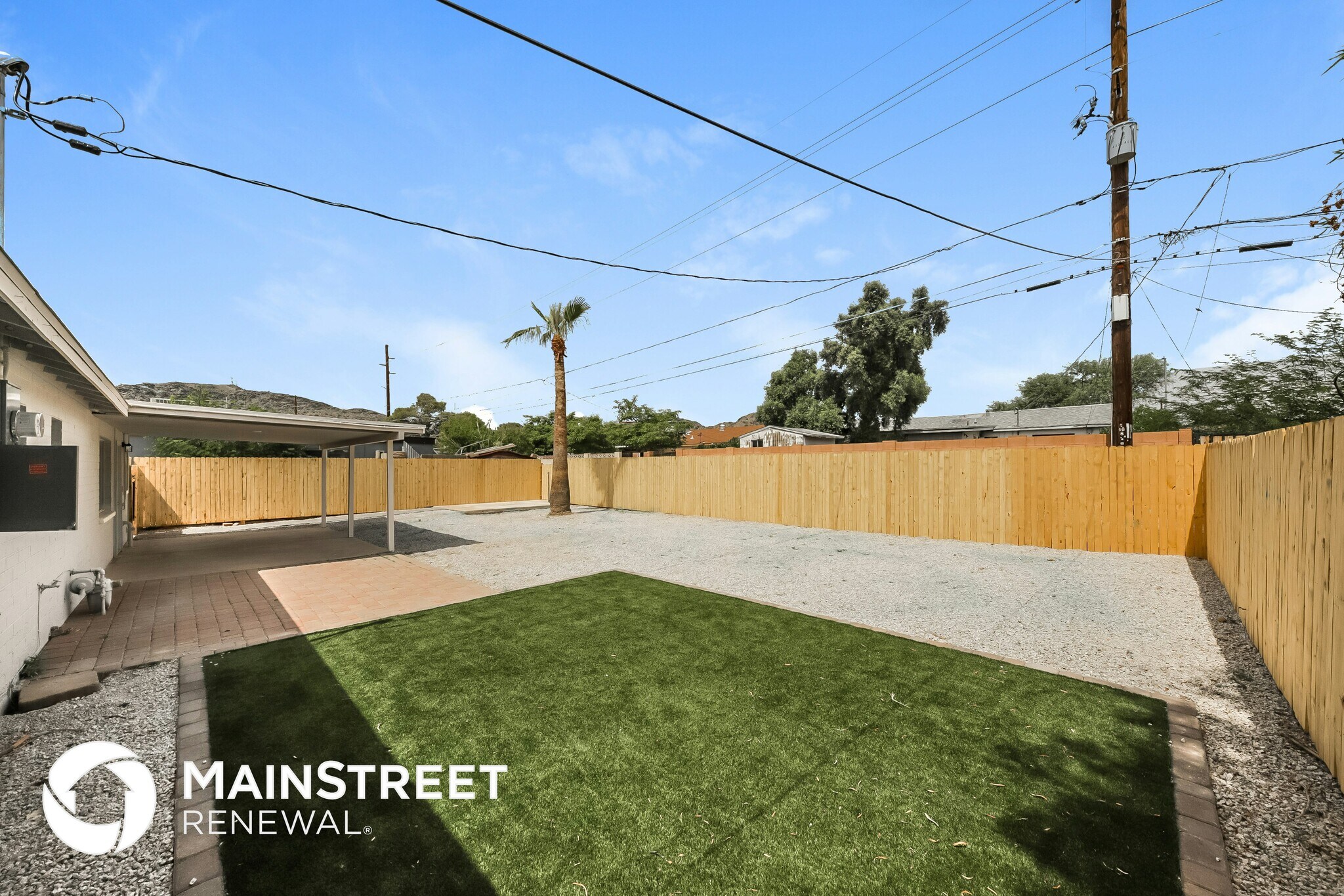 Building Photo - 1328 E Christy Dr