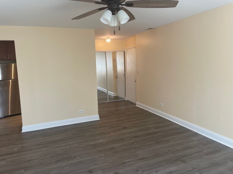 Building Photo - 650 Perrie Dr