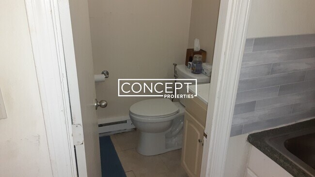 Building Photo - 892 Huntington Ave