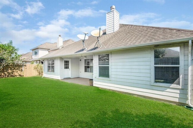 Building Photo - 405 Magnolia Estates Dr