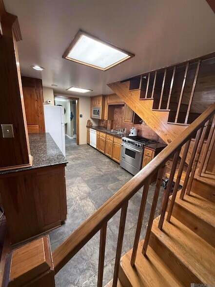 Building Photo - 8174 False River Rd