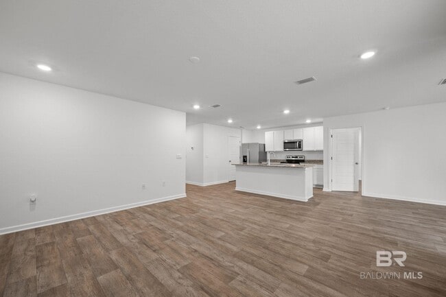 Building Photo - 15133 Forsythia Lp