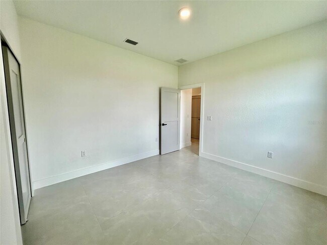 Building Photo - 8181 Tecumseh Cir