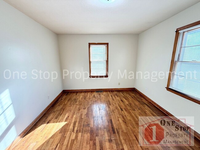 Building Photo - 3-Bedroom, 1.75-Bathroom home in Independence