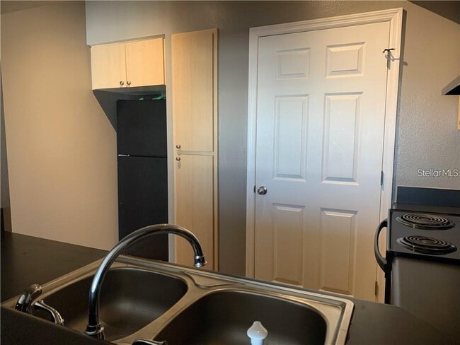 Building Photo - 322 E Central Blvd