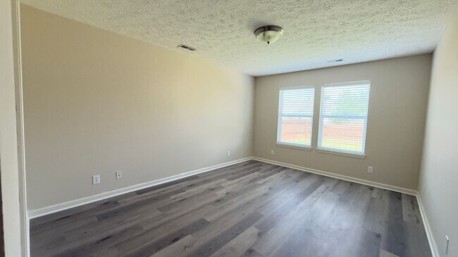 Building Photo - WEST LAFAYETTE...3 Bedroom 2 Bath plus office