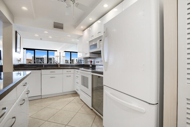 Building Photo - 2687 N Ocean Blvd