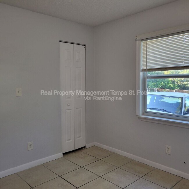 Building Photo - 8429 N 39th St