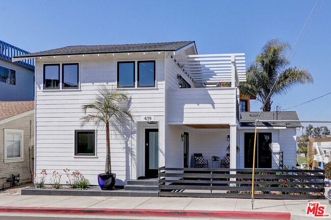 Building Photo - 439 8th St