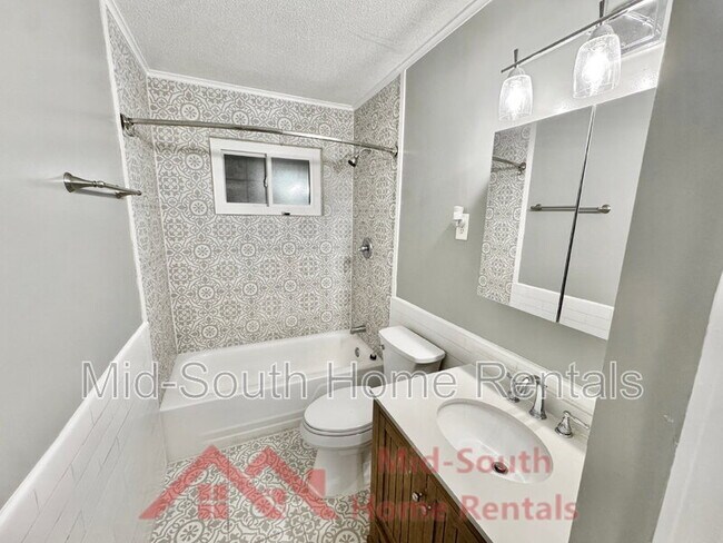 Building Photo - 1185 Deer Trail Ln