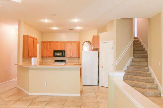 Building Photo - 8898 Canopy Oaks Dr