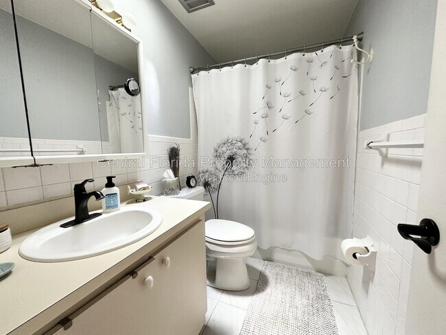 Building Photo - 3137 Thistlehill Dr