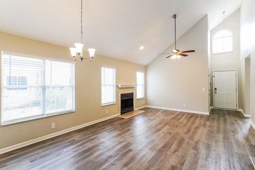 Building Photo - 1016 Mansker Dr