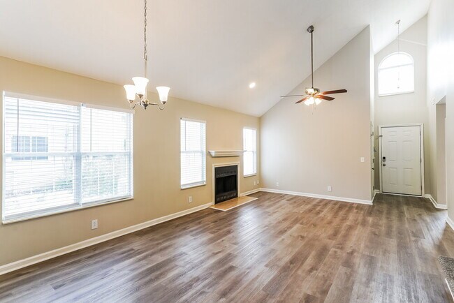 Building Photo - 1016 Mansker Dr