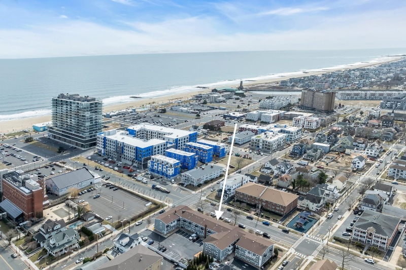 Building Photo - 301-309 4th Ave