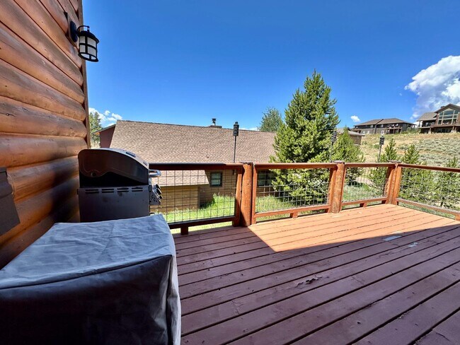 Building Photo - 966 Oak Ct