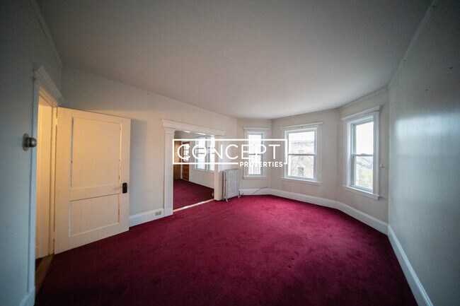 Building Photo - 92 Browne St