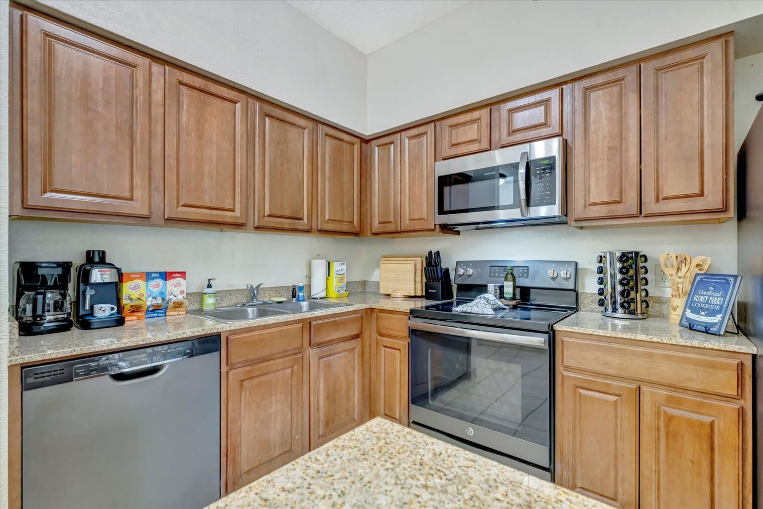 Building Photo - 12539 Floridays Resort Dr