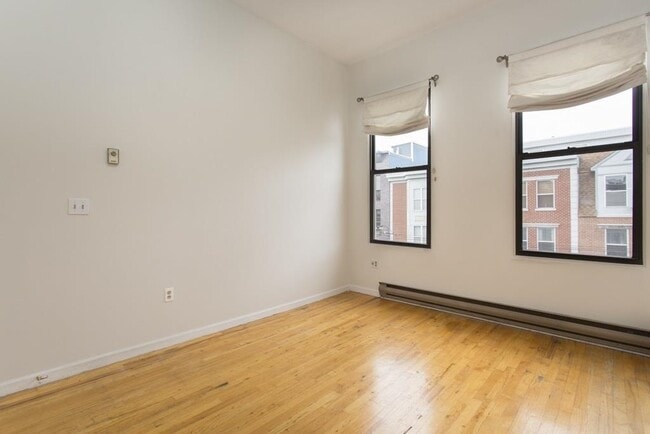 Building Photo - 509 Monroe St