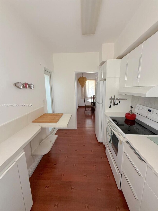 Building Photo - 1110 Venetian Way
