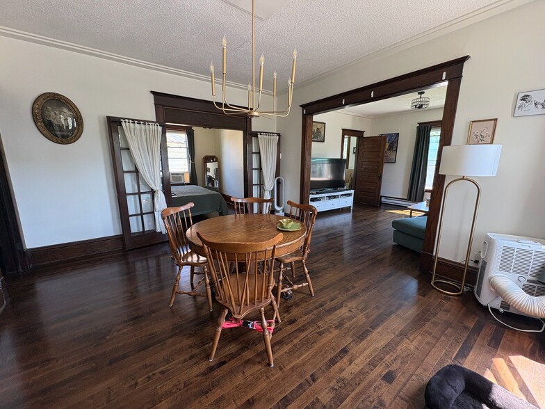 Dining Room - 2900 NE Tyler St