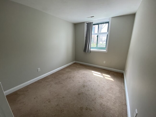 Building Photo - 150 Rumford Ave