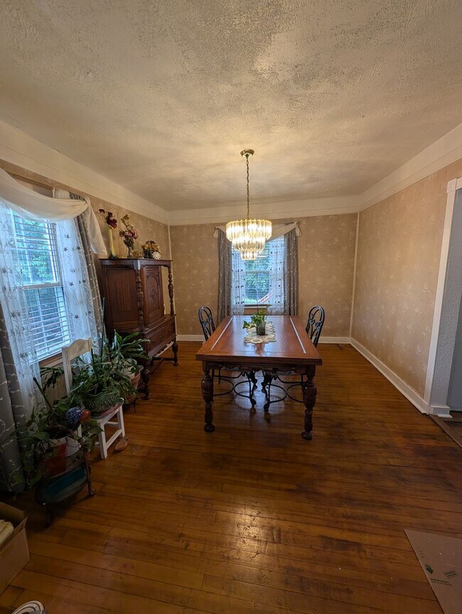 Building Photo - 3 Bed/1 Bath Home for Rent -- $300 CREDIT AVAILABLE