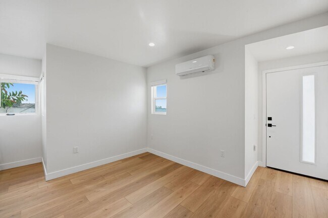 Building Photo - 2735 Broadway-3