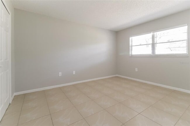 Building Photo - 3014 Windchime Cir W