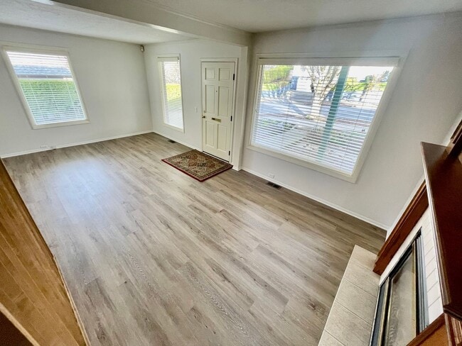 Building Photo - Are you looking for a short 3 Month Lease? Discover 2BD/2B Single-Family Home!