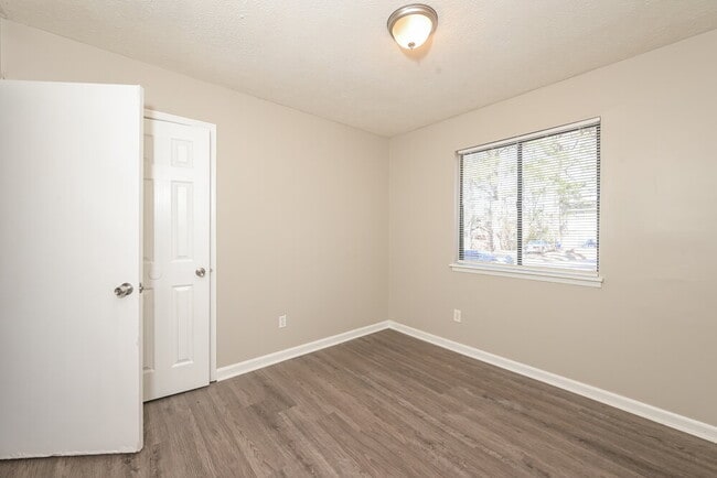 Building Photo - 4691 Big Valley Ct