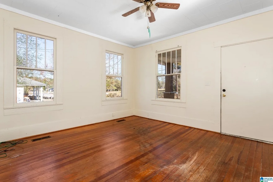 Building Photo - 164 Virginia Ave N