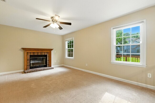 Building Photo - York County 4 BR Coventry House